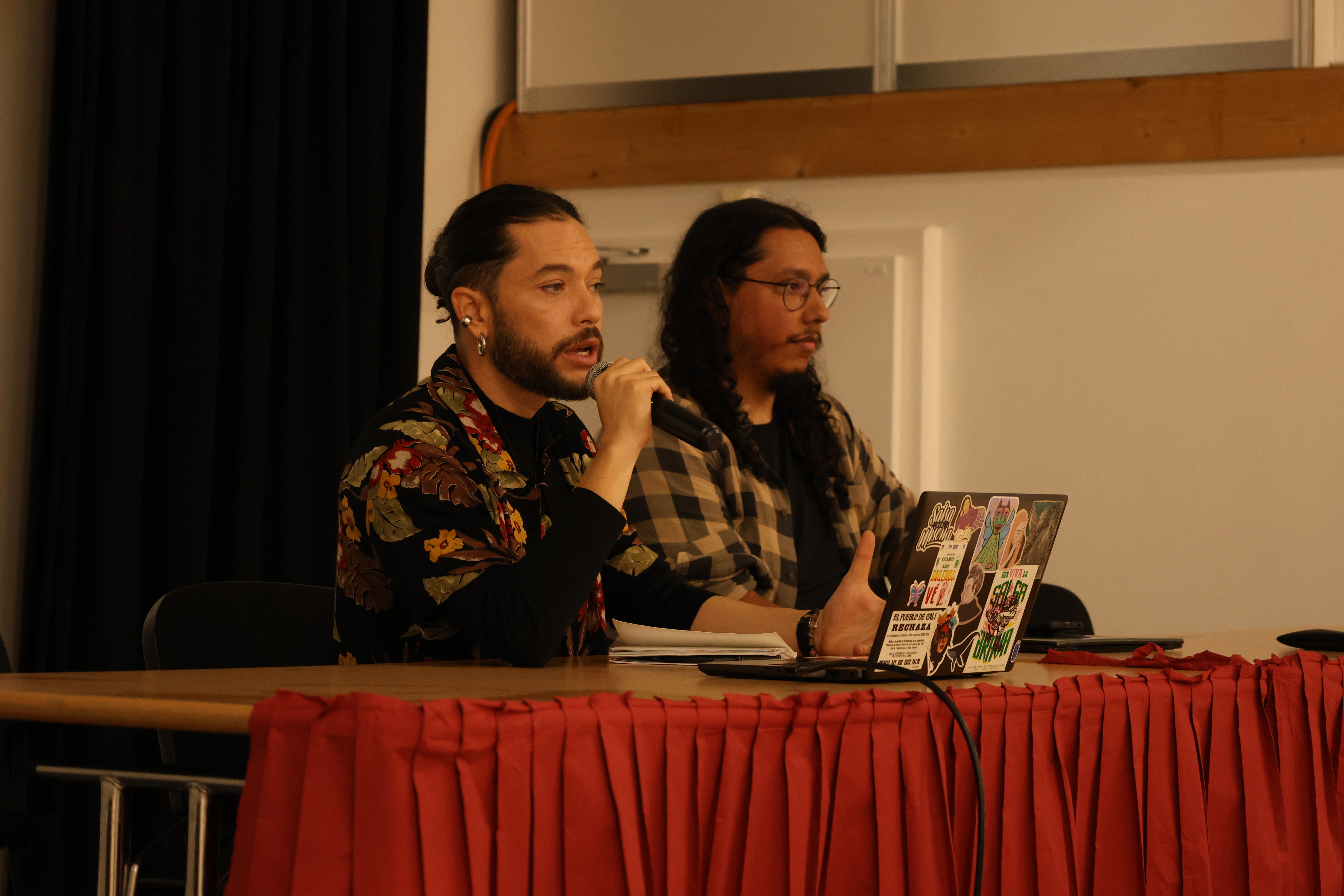 Discusión pública durante la edición 2024